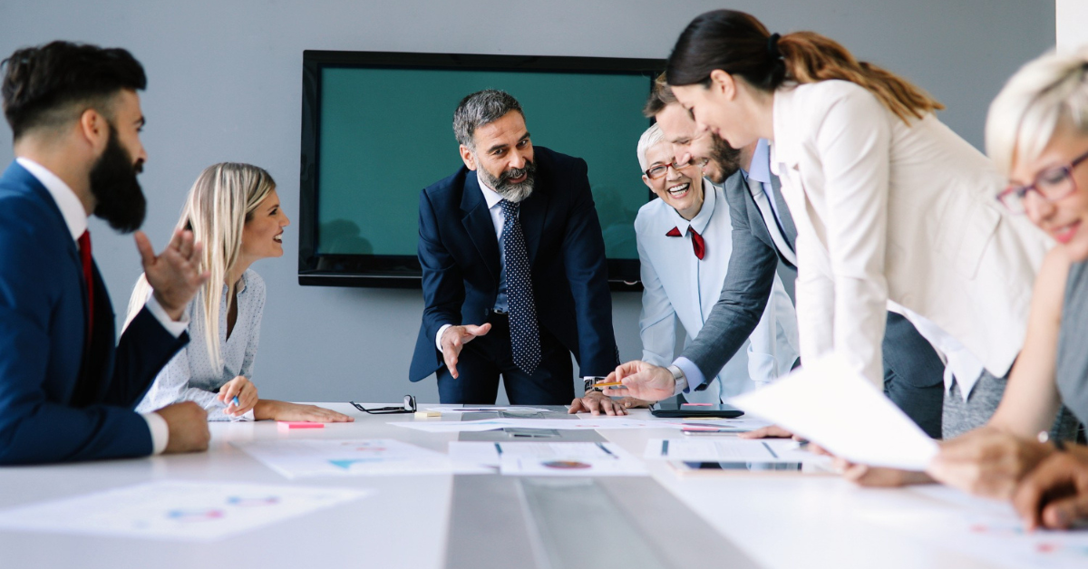 Überzogene Erwartungen an Chefs: Ein realistischer Blick auf Führungskräfte-Coaching